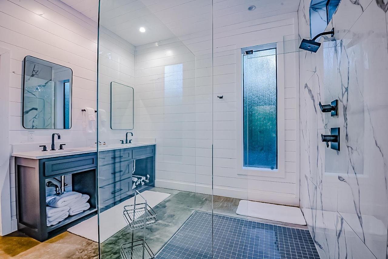 "The Barndo" 4Br Luxury Cabin, Hot Tub, Fire Pit, Bunks, Arcades, Playhouse! 브로큰보우 외부 사진