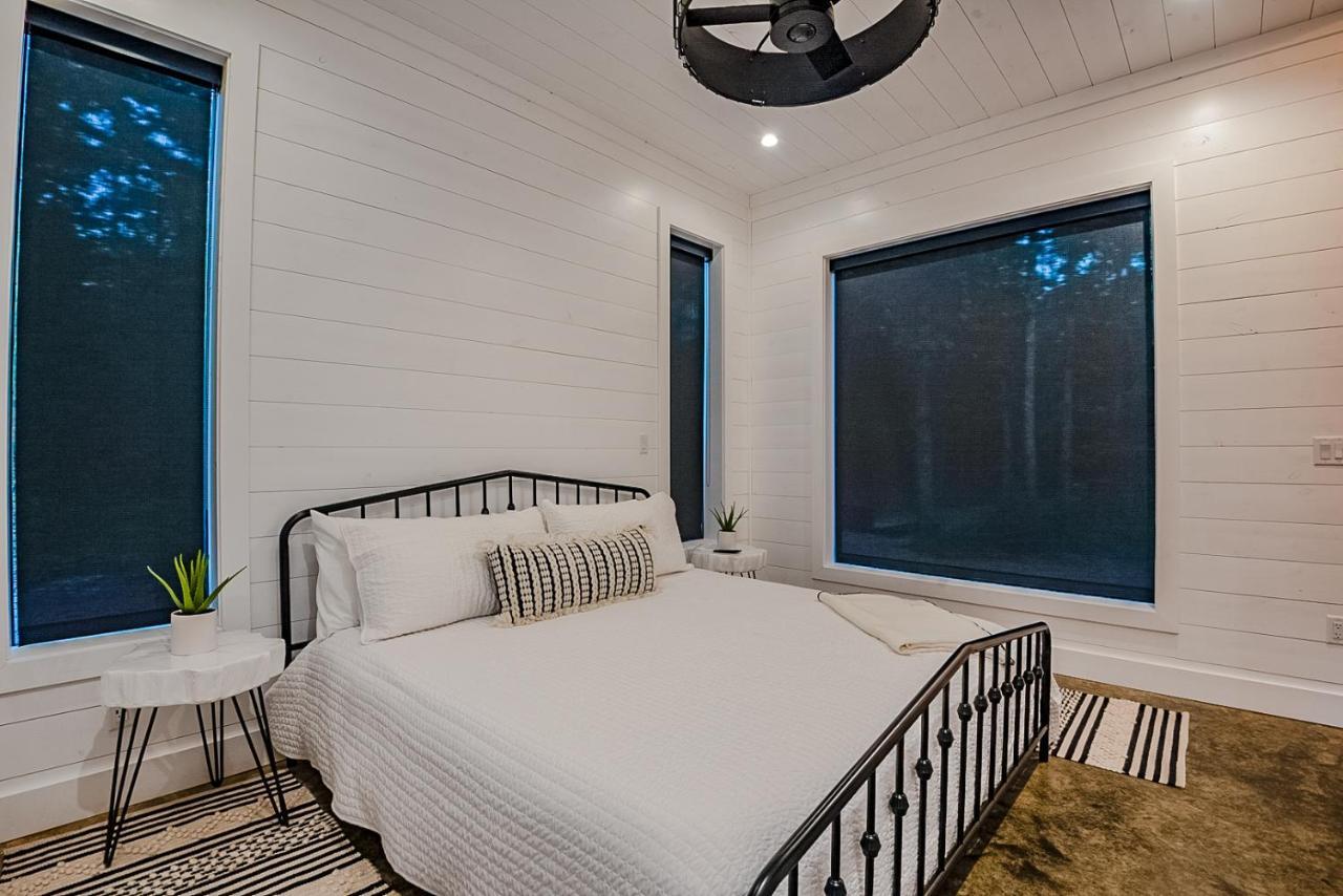 "The Barndo" 4Br Luxury Cabin, Hot Tub, Fire Pit, Bunks, Arcades, Playhouse! 브로큰보우 외부 사진