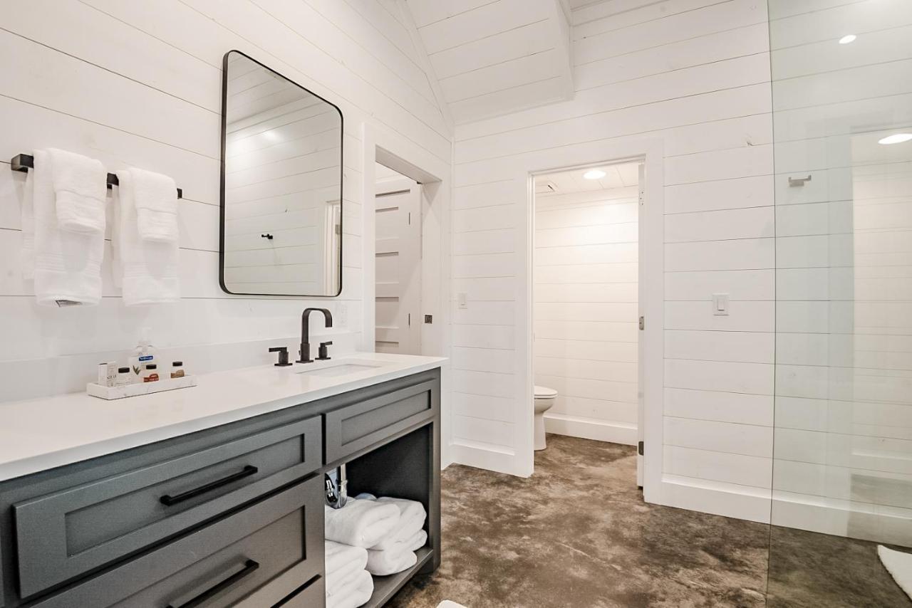 "The Barndo" 4Br Luxury Cabin, Hot Tub, Fire Pit, Bunks, Arcades, Playhouse! 브로큰보우 외부 사진