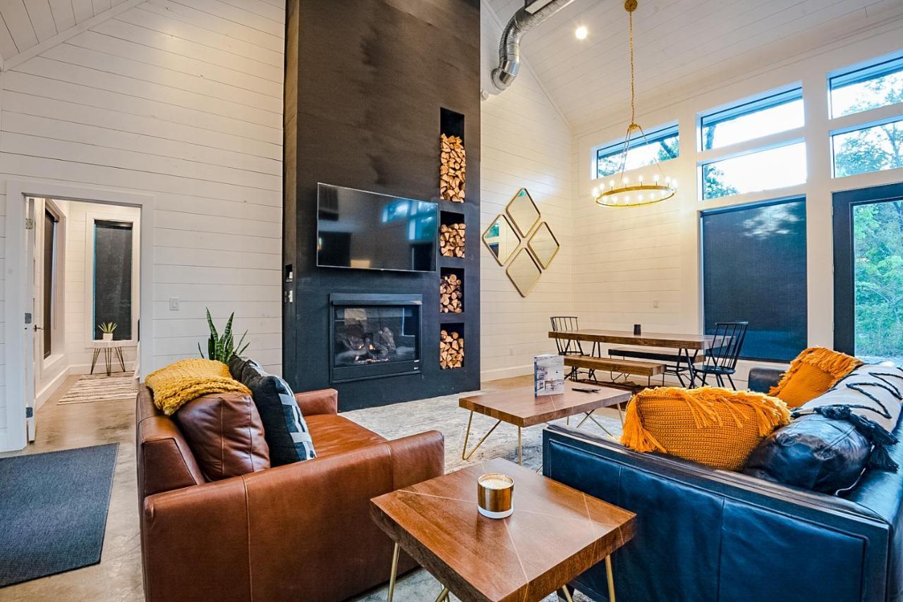 "The Barndo" 4Br Luxury Cabin, Hot Tub, Fire Pit, Bunks, Arcades, Playhouse! 브로큰보우 외부 사진
