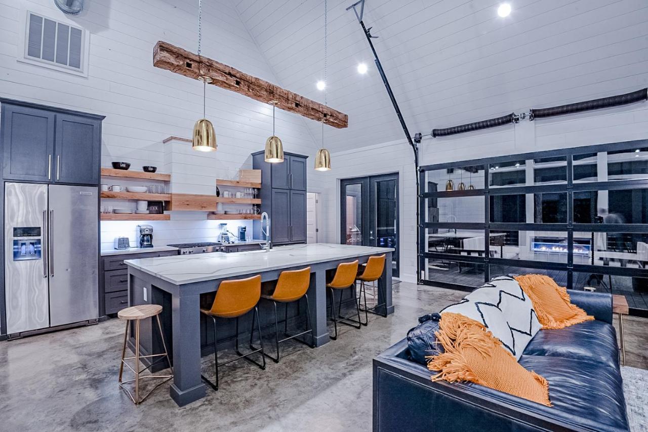 "The Barndo" 4Br Luxury Cabin, Hot Tub, Fire Pit, Bunks, Arcades, Playhouse! 브로큰보우 외부 사진