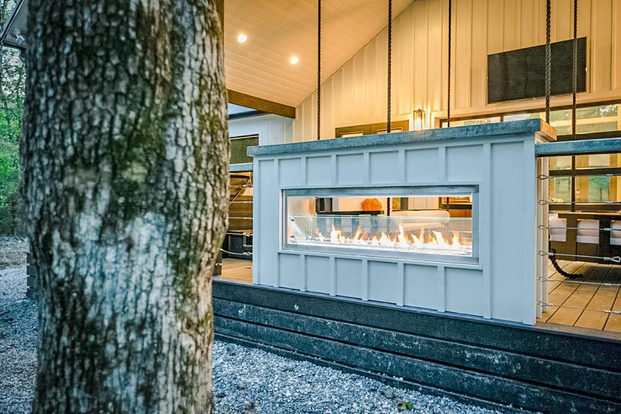 "The Barndo" 4Br Luxury Cabin, Hot Tub, Fire Pit, Bunks, Arcades, Playhouse! 브로큰보우 외부 사진