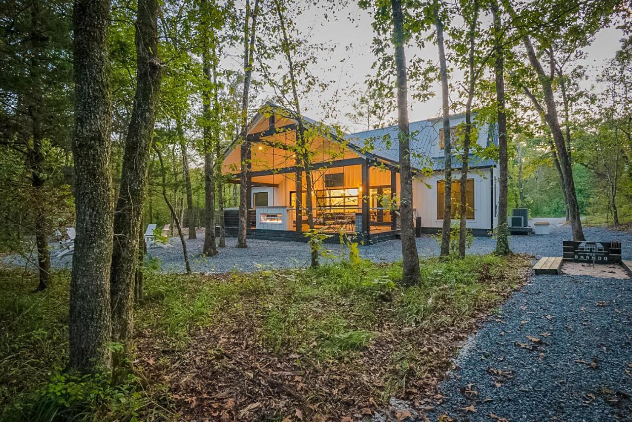 "The Barndo" 4Br Luxury Cabin, Hot Tub, Fire Pit, Bunks, Arcades, Playhouse! 브로큰보우 외부 사진