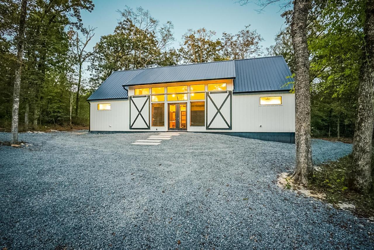 "The Barndo" 4Br Luxury Cabin, Hot Tub, Fire Pit, Bunks, Arcades, Playhouse! 브로큰보우 외부 사진