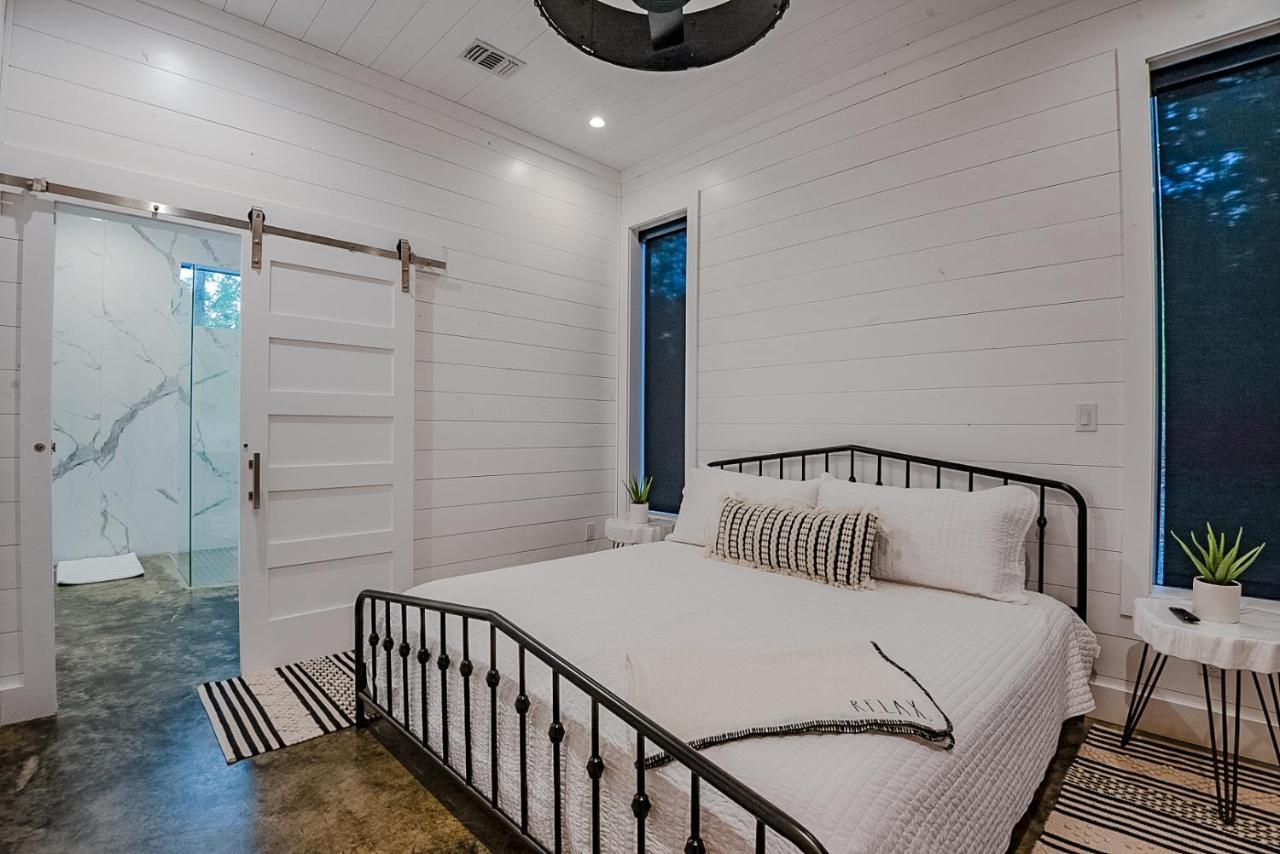 "The Barndo" 4Br Luxury Cabin, Hot Tub, Fire Pit, Bunks, Arcades, Playhouse! 브로큰보우 외부 사진