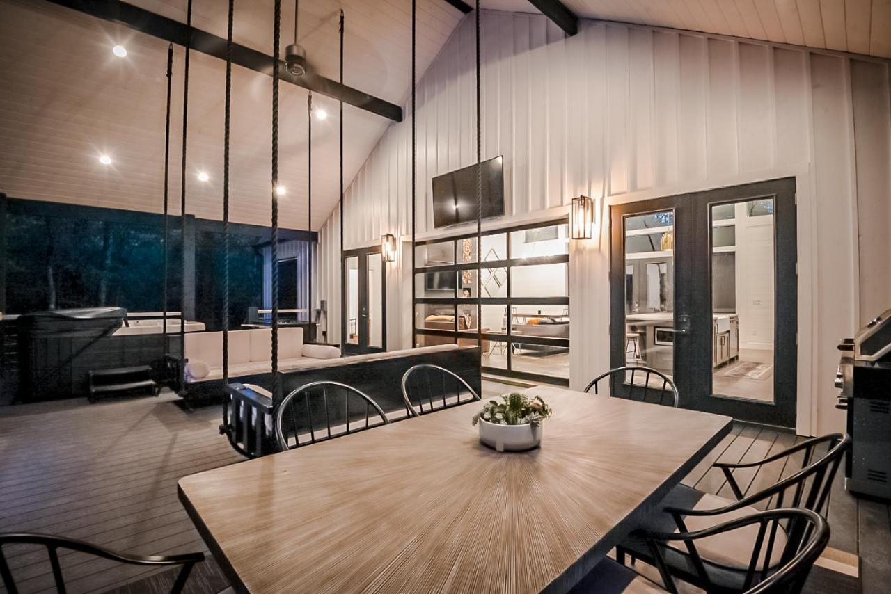 "The Barndo" 4Br Luxury Cabin, Hot Tub, Fire Pit, Bunks, Arcades, Playhouse! 브로큰보우 외부 사진